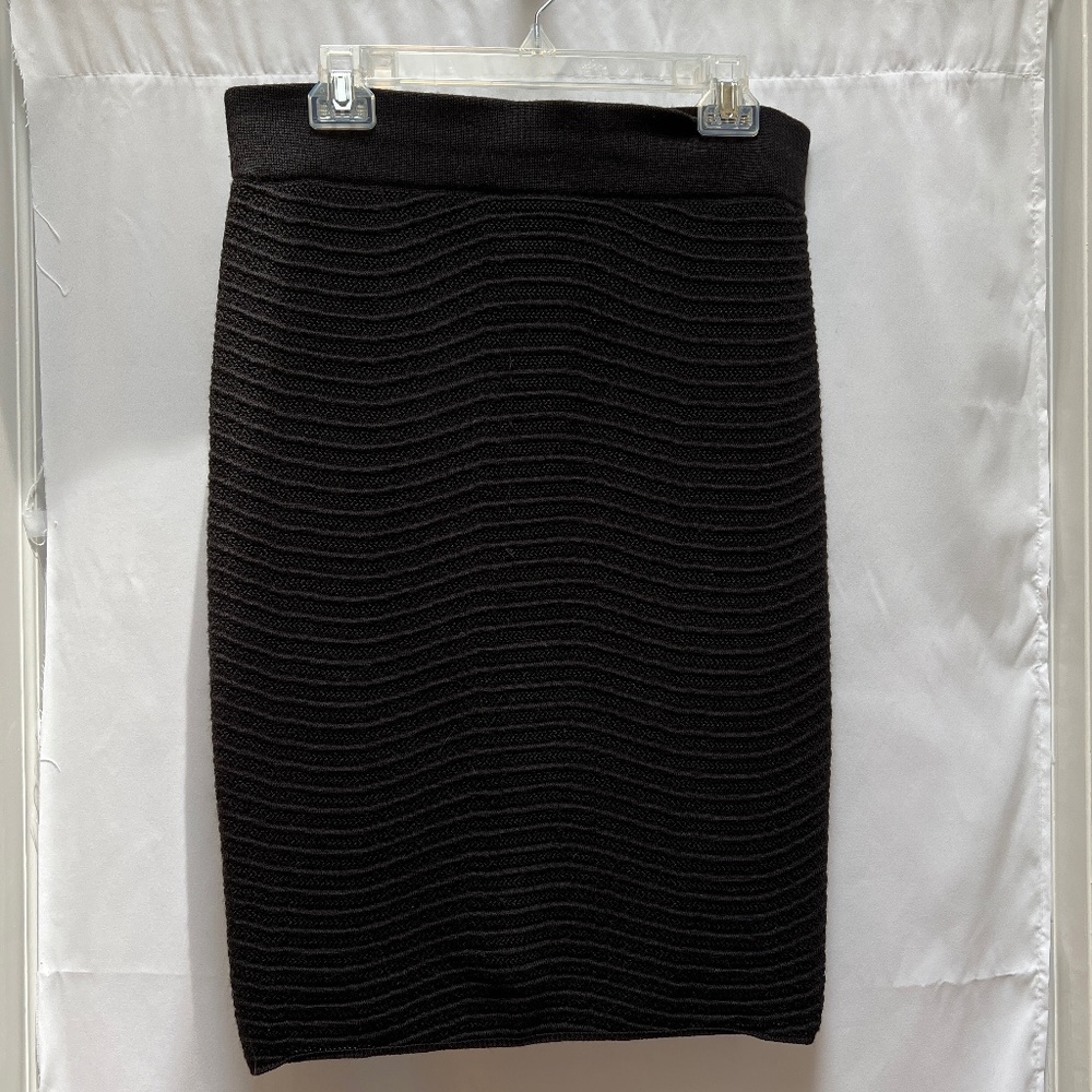H&M Black Knit Ribbed Pencil Skirt (L)